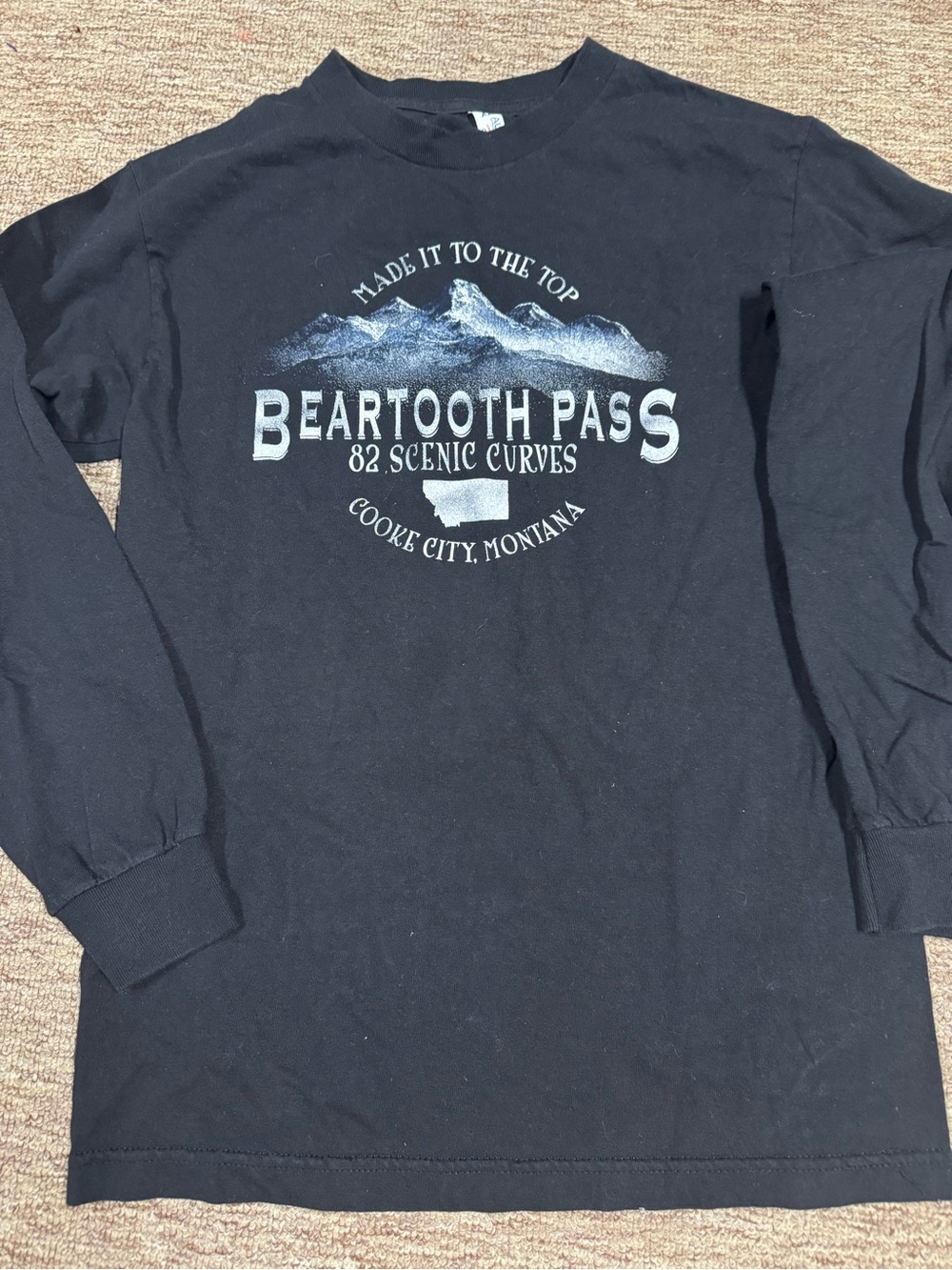 Beartooth Pass long sleeve tee - Women’s small